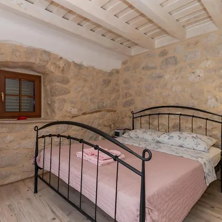 Kameni Cvijet - Makarska By Guide * Kamenmost