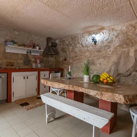 Kameni Cvijet - Makarska By Guide