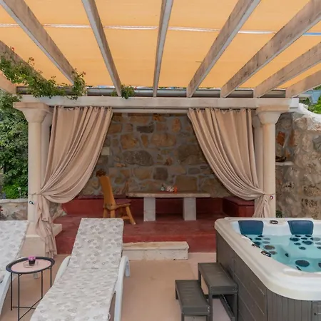 Kameni Cvijet - Makarska By Guide Kamenmost